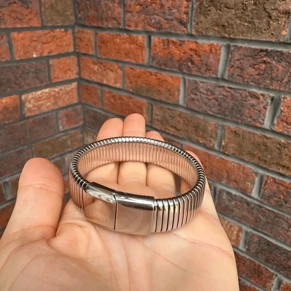 Anthropologie Stainless Steel Waterproof Tarnish Snake Chain Bracelet - Picture 9 of 13